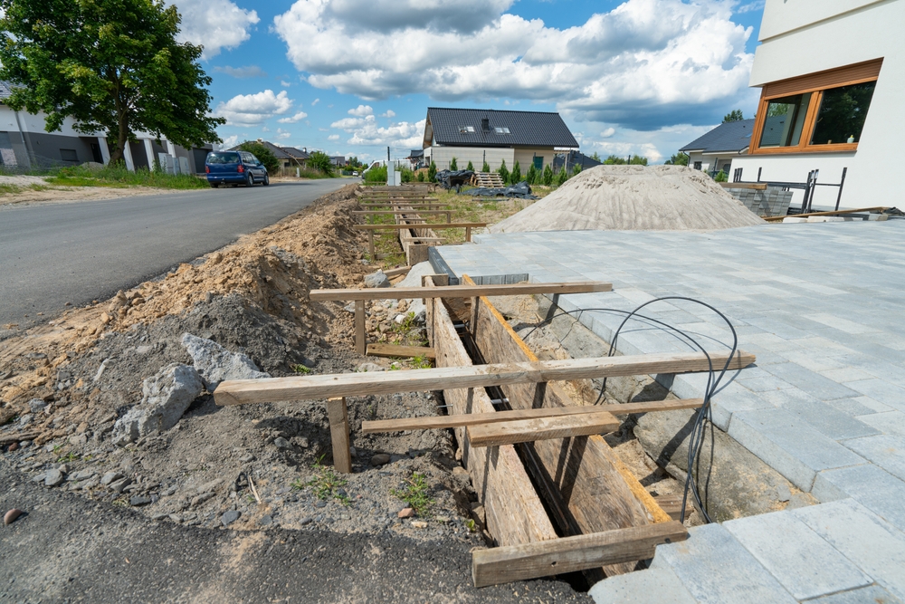 Jak zbudować fundament pod ogrodzenie z bloczków betonowych – wskazówki