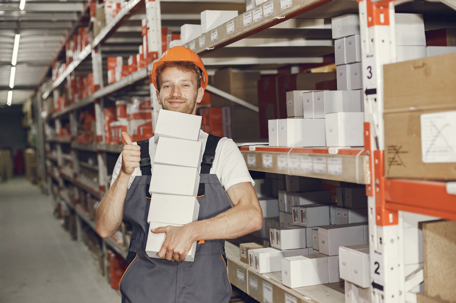 Jak firmy budowlane radzą sobie z magazynowaniem materiałów i sprzętu?