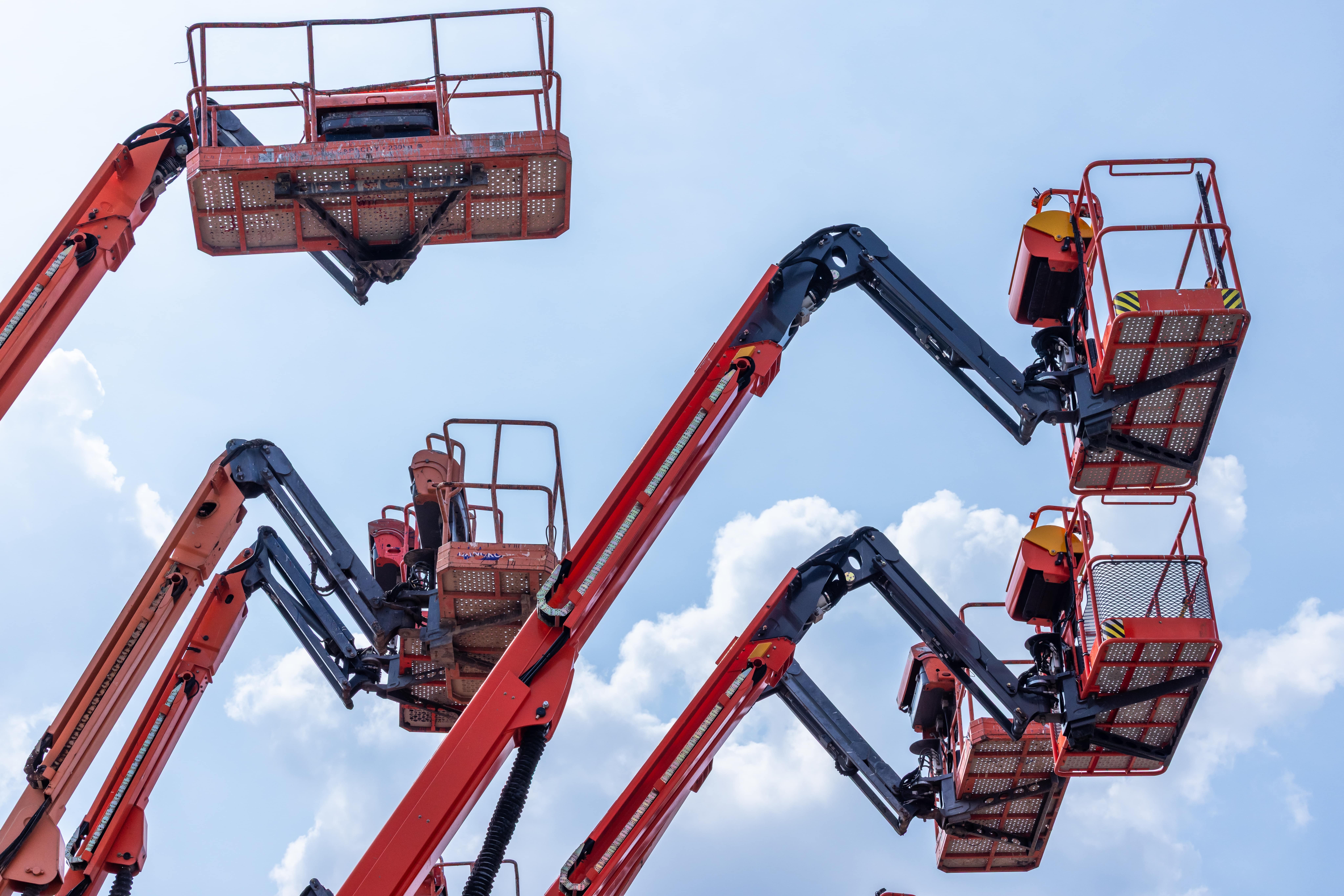 Podnośniki koszowe we Wrocławiu – gdzie najkorzystniej wynająć?