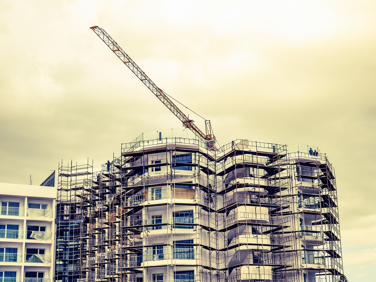 Budownictwo 2030: technologie, które zredukują emisje i skrócą czas realizacji inwestycji o połowę