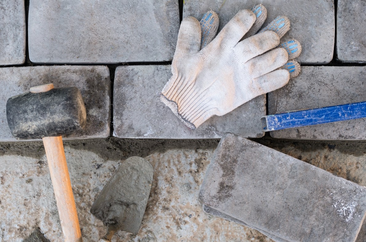 Skuteczne i ekonomiczne sposoby na utwardzenie terenu