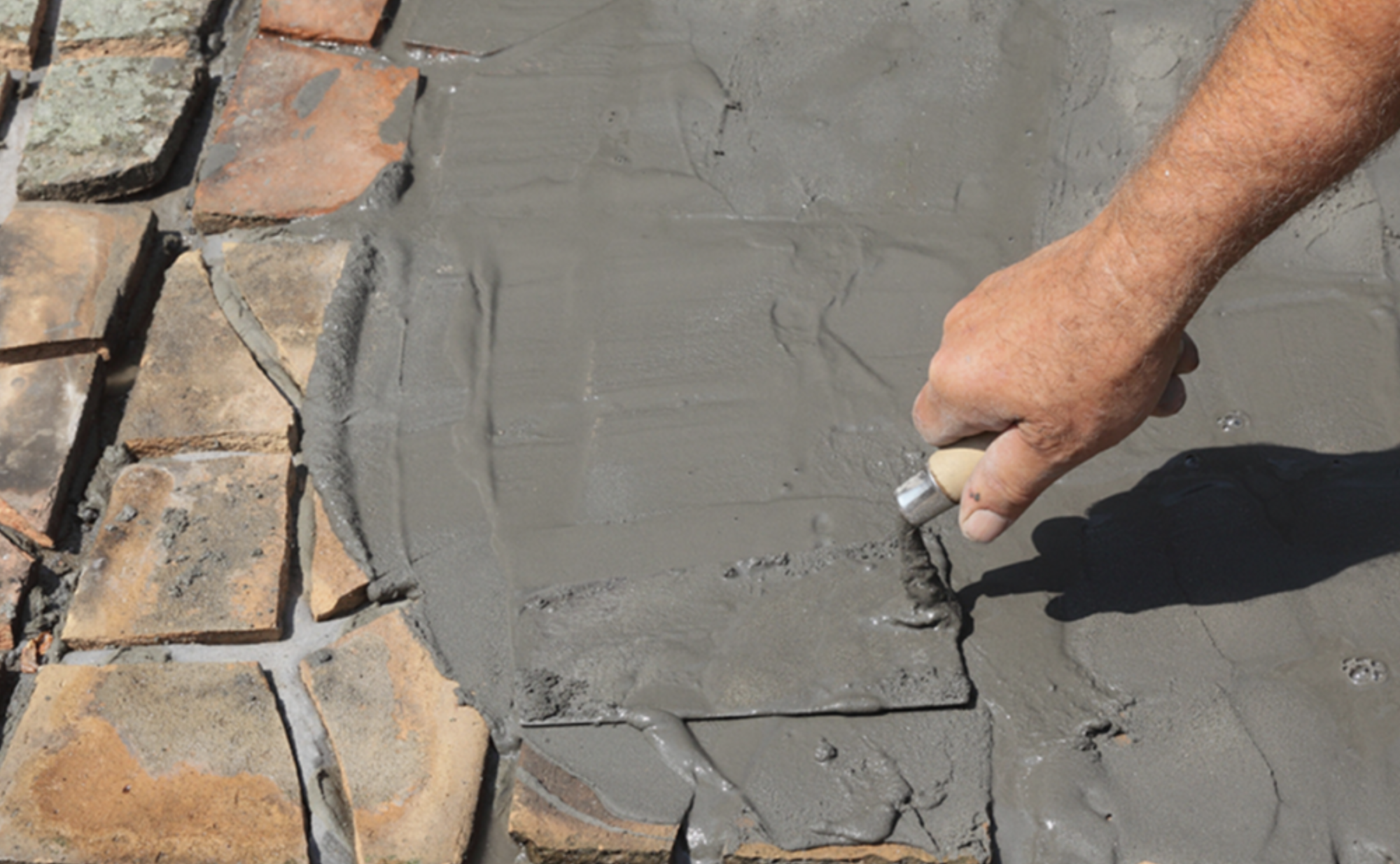 Beton ekspansywny – czym różni się od zwykłego, właściwości i zastosowanie