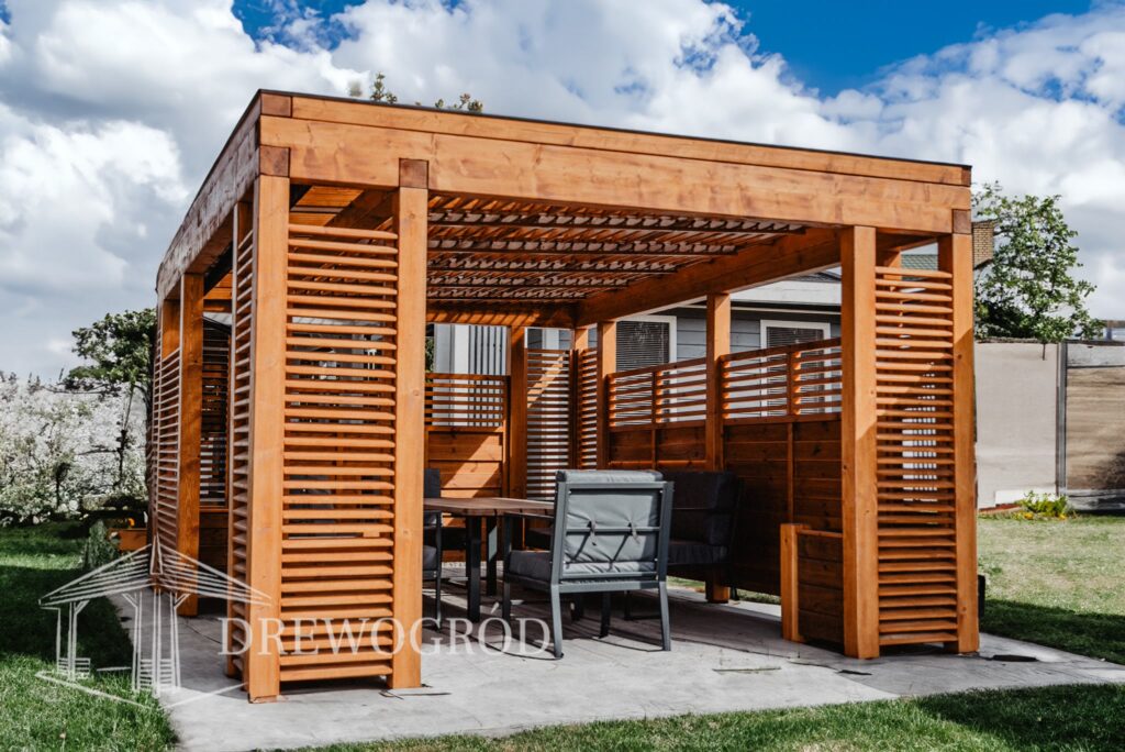 Altana ogrodowa drewniana
