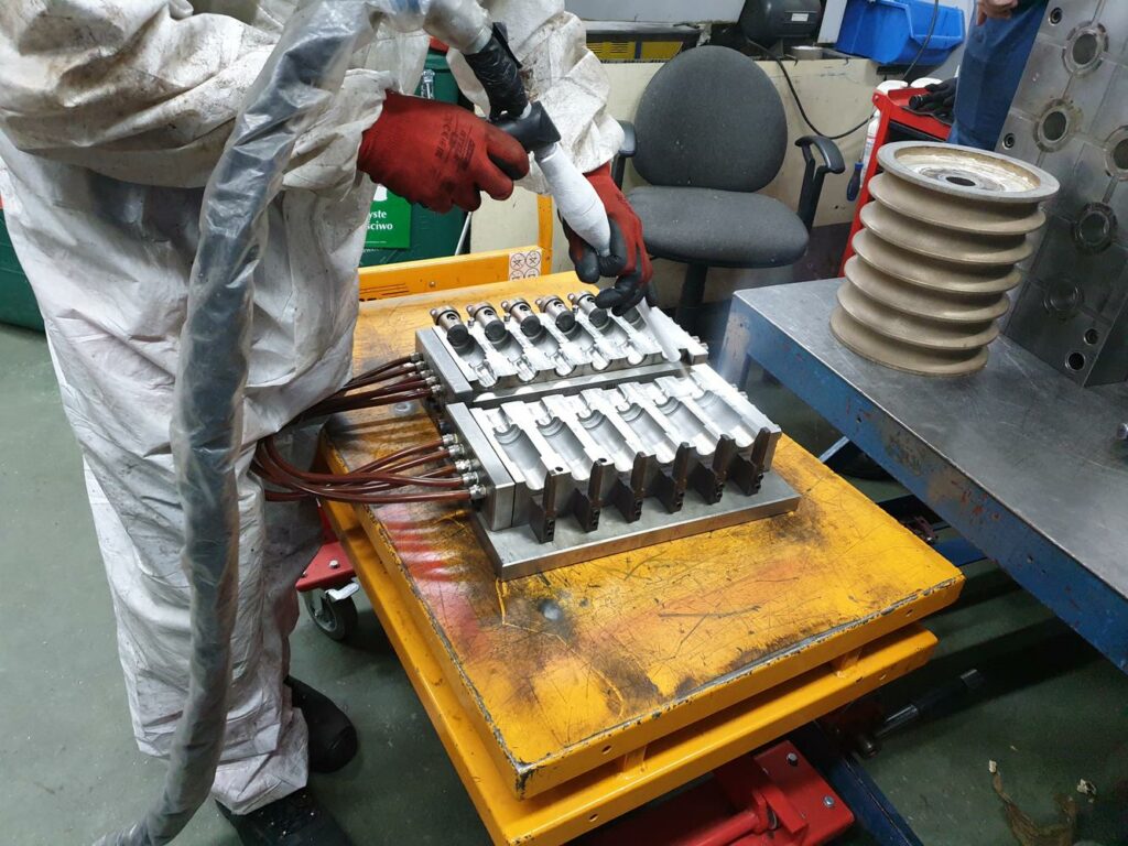 Czyszczenie suchym lodem, Suchy lód, Suchy lod, Czyszczenie suchy lodem warszawa, Pamech, Maszyna do czyszczenia suchym lodem, zalety czyszczenia suchym lodem