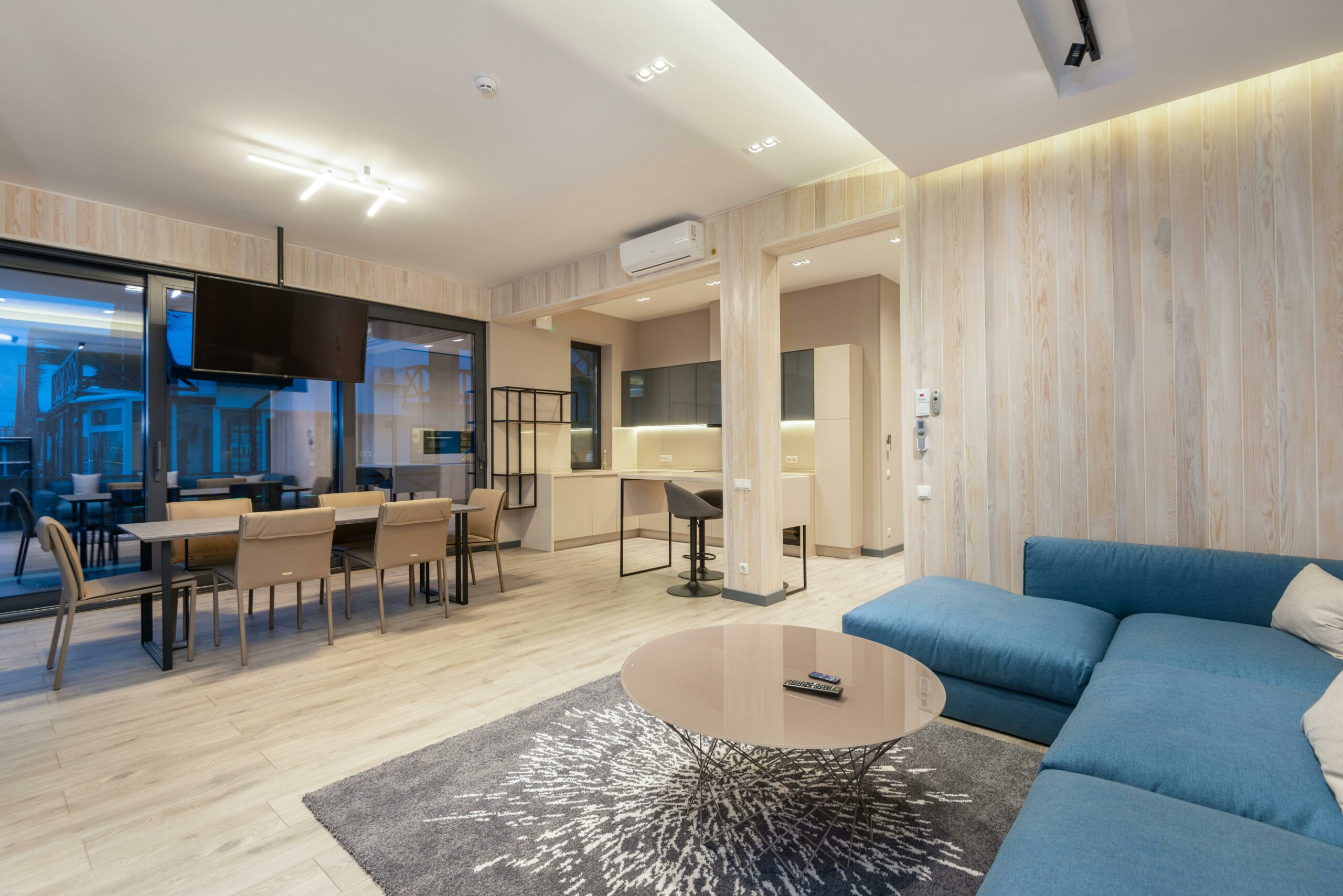 Architektura światła: jak listwy gzymsowe LED zmieniają percepcję przestrzeni