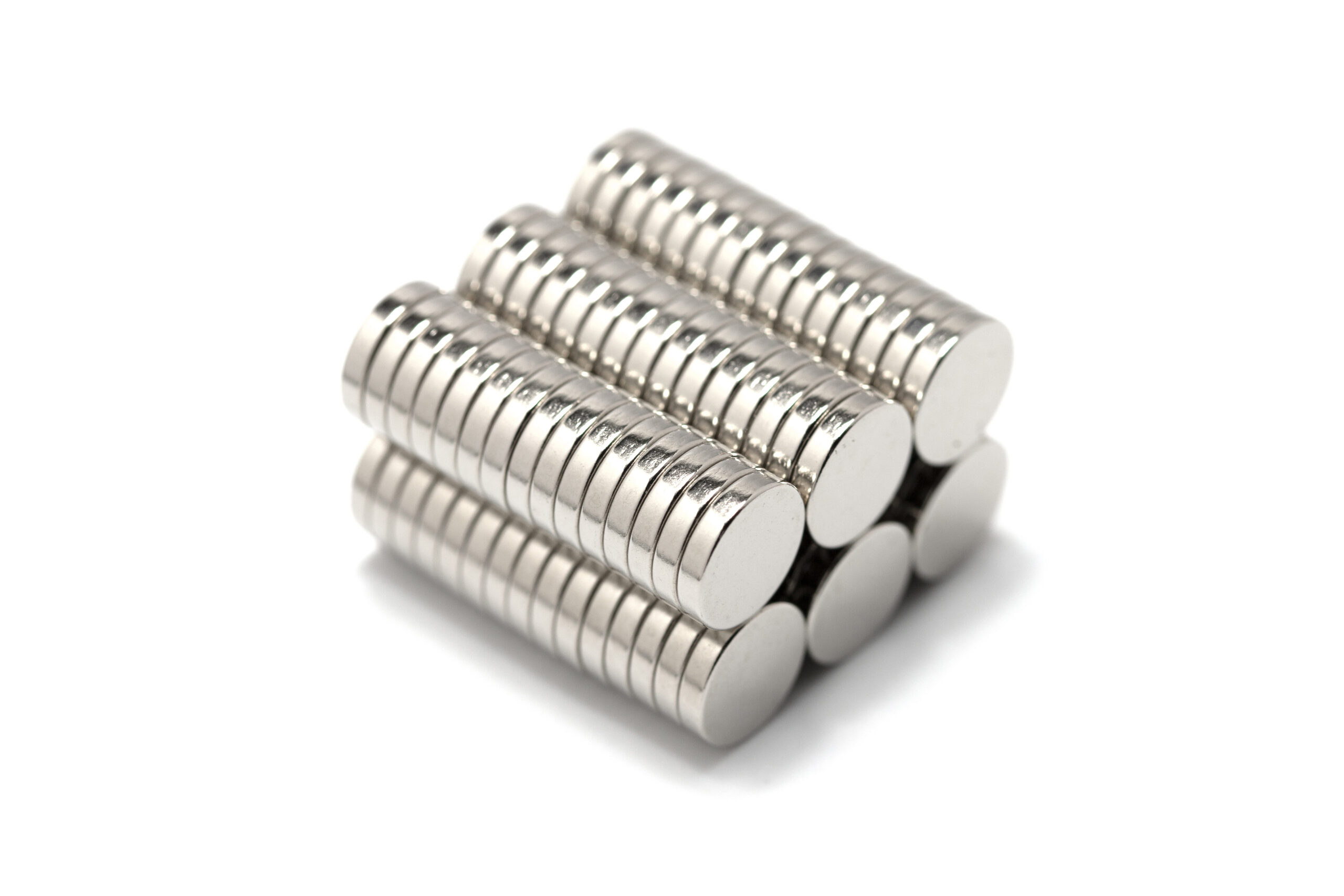 Przewodnik po magnesach walcowych: zastosowania, rodzaje i jak wybrać odpowiedni