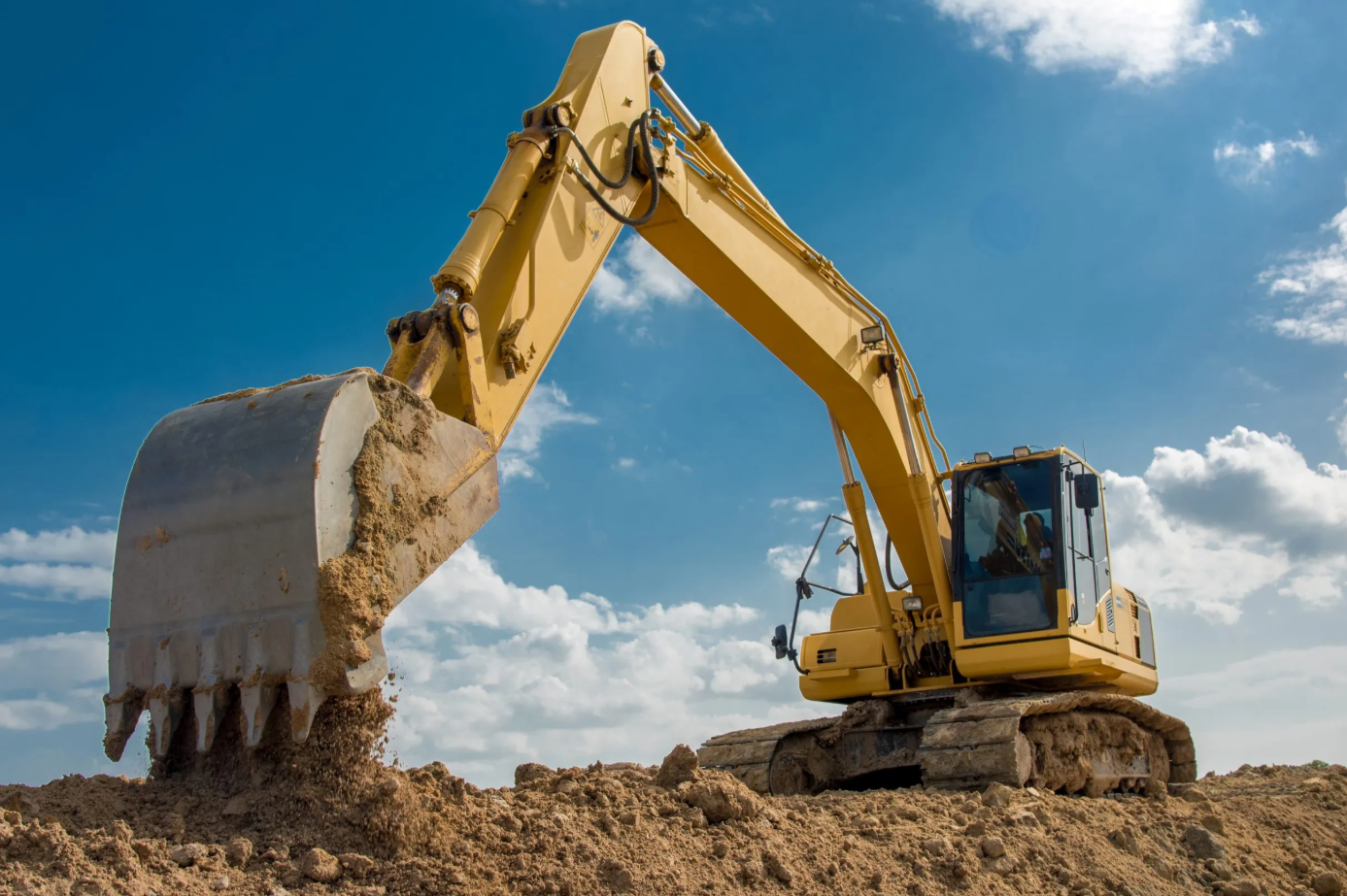 Ile kosztuje godzina pracy koparki w 2026 roku? Konkretne stawki i podział na typy