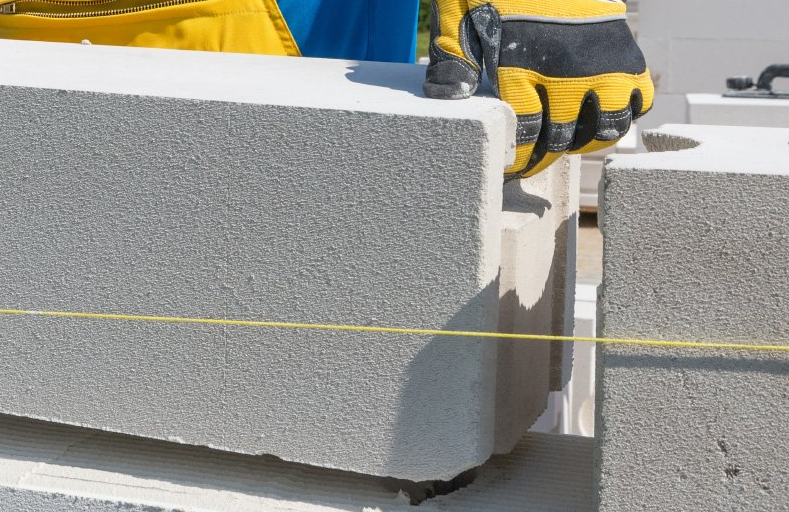 Solbet czy Ytong – co wybrać pod budowę domu? Porównanie i omówienie