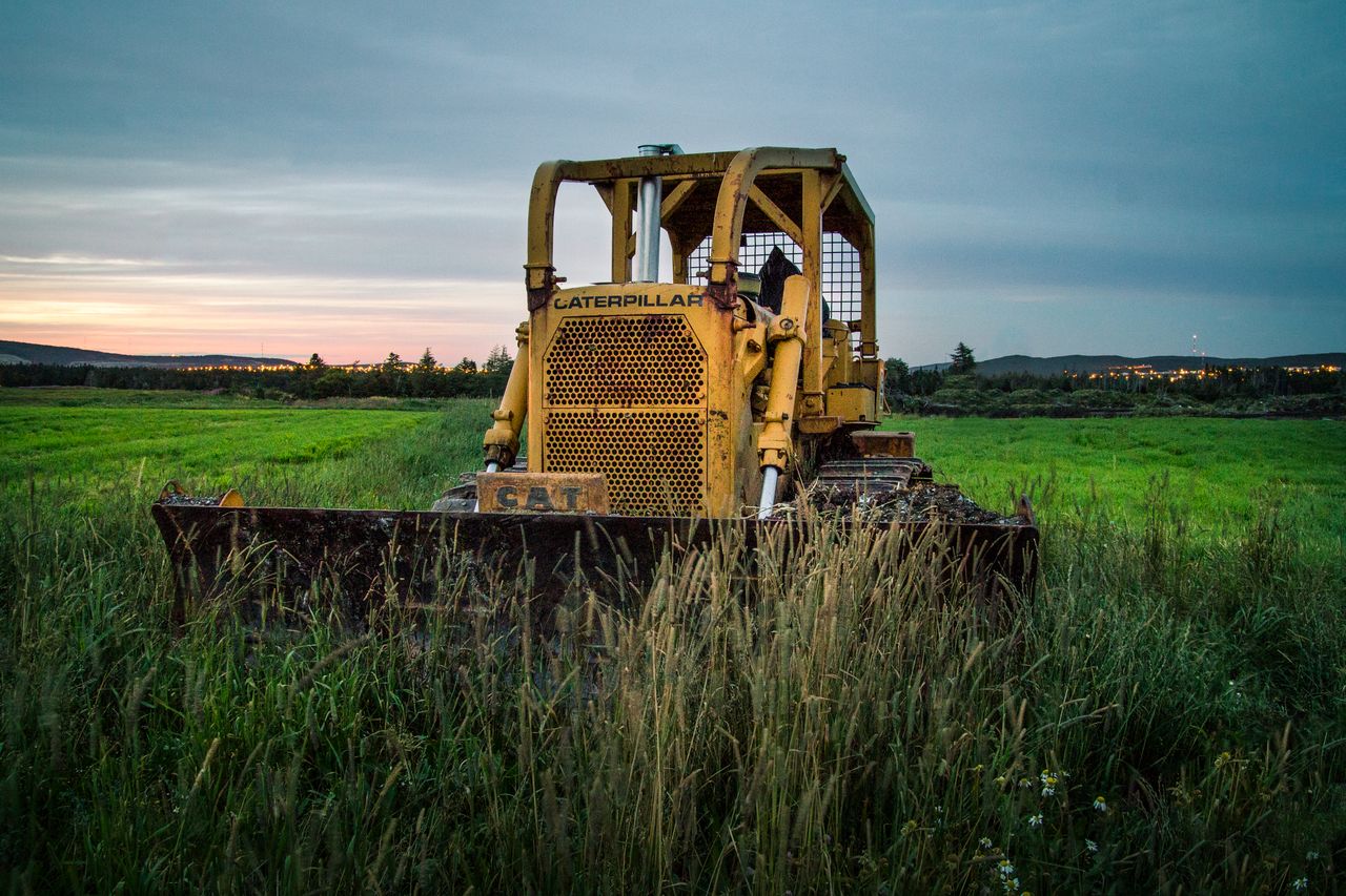 Caterpillar części: jak dobrać podzespoły do maszyn CAT, aby pracowały niezawodnie